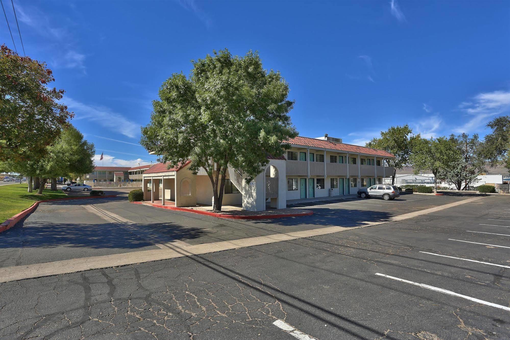 Motel 6-Kingman, Az - Route 66 East Exterior photo